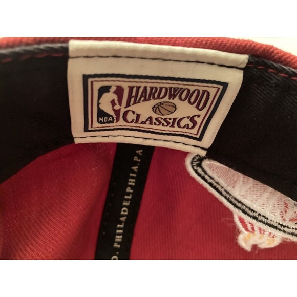 Mitchell And Ness Miami Heat Hardwood Classics SnapBack Hat Basketball - Picture 8 of 8